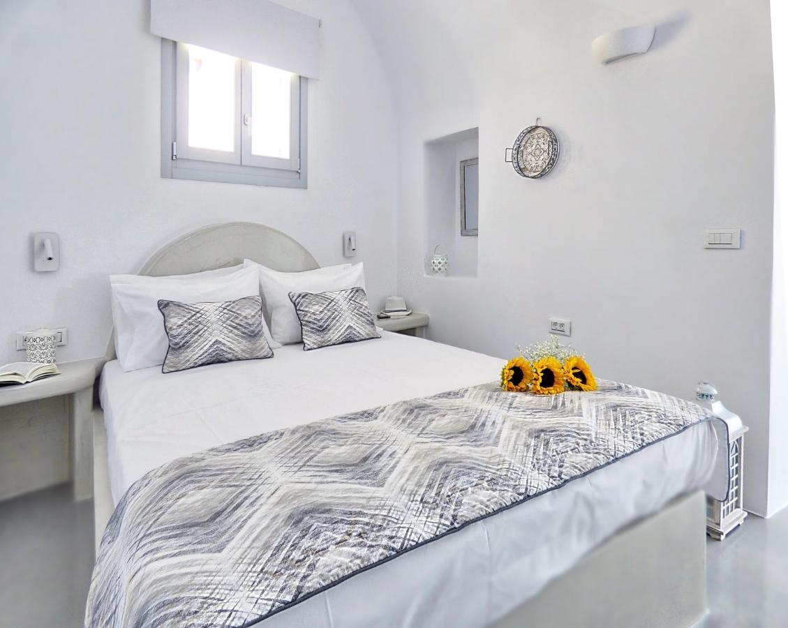 Golden Stone Santorini Suites Akrotírion Buitenkant foto