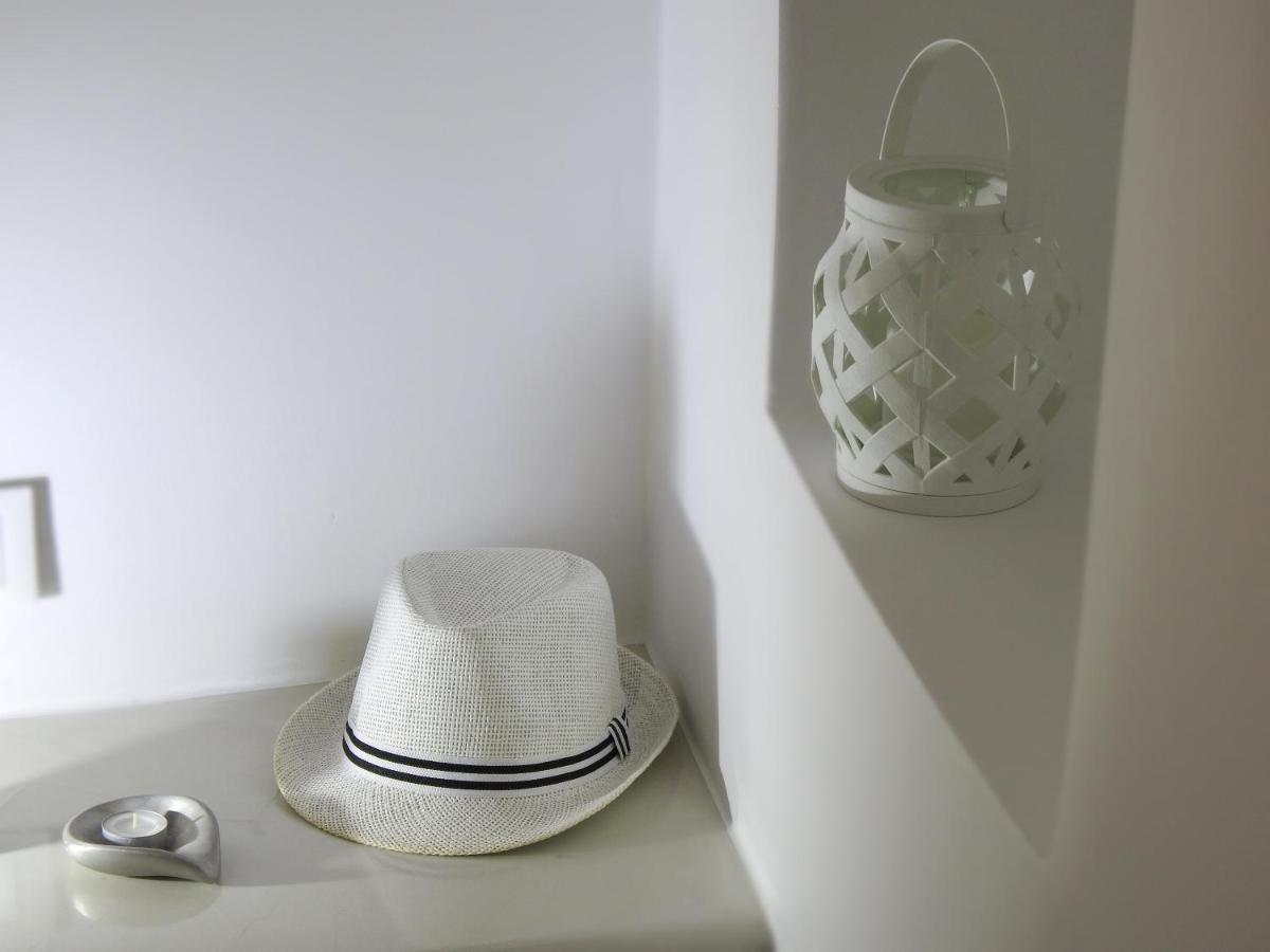 Golden Stone Santorini Suites Akrotírion Buitenkant foto