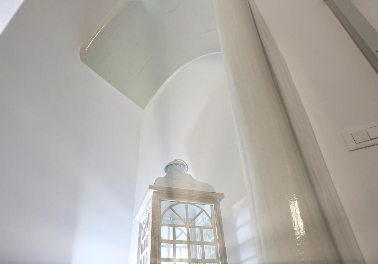 Golden Stone Santorini Suites Akrotírion Buitenkant foto