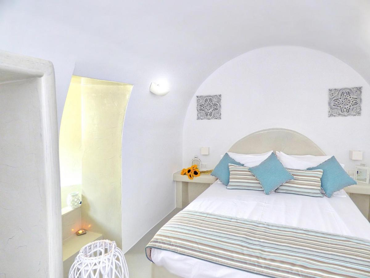Golden Stone Santorini Suites Akrotírion Buitenkant foto